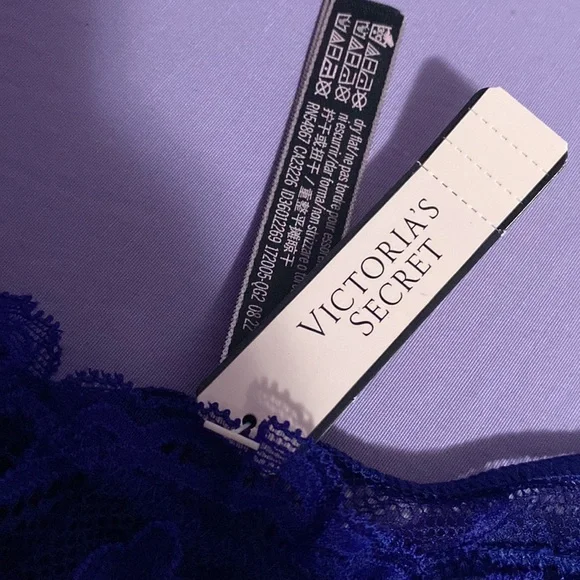 NEW…VICTORIA'S SECRET Blue G-String - Picture 3 of 9